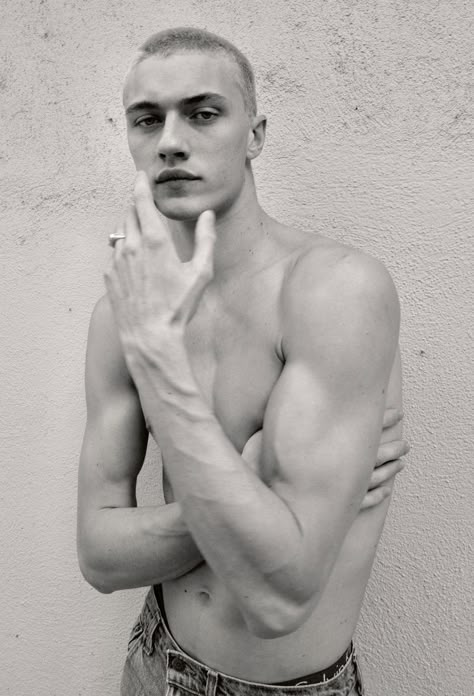 Lucky Blue Smith, Male Pose Reference, Male Models Poses, Lucky Blue, Anatomy Poses, Human Reference, Body Reference Poses, Human Poses Reference, Poses References