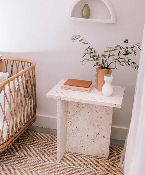 Nappy Storage Ideas, Table Travertin, Designer Side Table, Diy Bedside Table, Travertine Side Table, Stone Side Table, Create Your Own Furniture, Wall Decor Living Room Modern, Diy Console