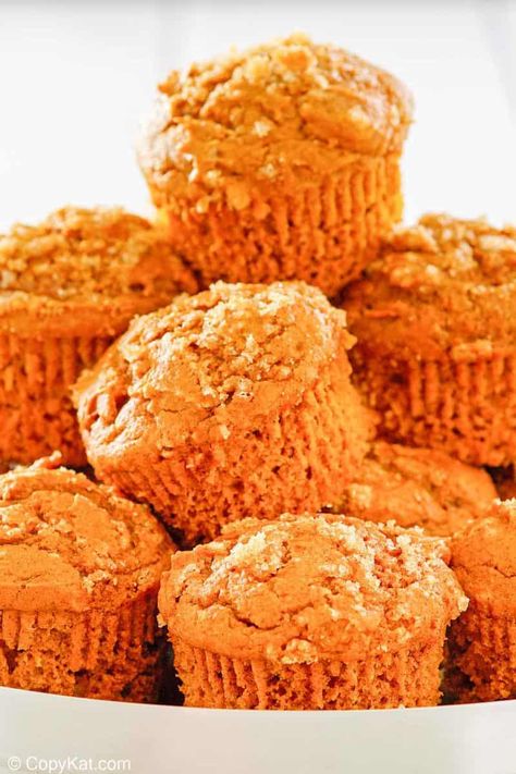 Pumpkin Muffins are a wonderful fall breakfast or snack. Get the easy recipe and find out how to make the best pumpkin muffins with cake mix, pumpkin pie filling, and pumpkin pie spice. These moist and delicious pumpkin spice muffins taste like a Dunkin Donuts pumpkin muffin or donut. #pumpkinspice #pumpkinrecipes #pumpkinmuffins #muffinrecipes #fallbaking Cake Mix Pumpkin Bread, Sour Cream Spice Cake, Cake Mix Pumpkin, Best Pumpkin Muffins, Cake Mix Muffins, Pumpkin Pie Cake, Pumpkin Muffins Easy, Pumpkin Spice Donut, Pumpkin Pie Mix