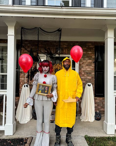 Pennywise & Georgie 🎈 #couplecostumes Penny Wise And Georgie, Penny Wise And Georgie Costume, Pennywise And Georgie Costume, Pennywise And Georgie Costume Couple, Og Pennywise, Couples Costumes