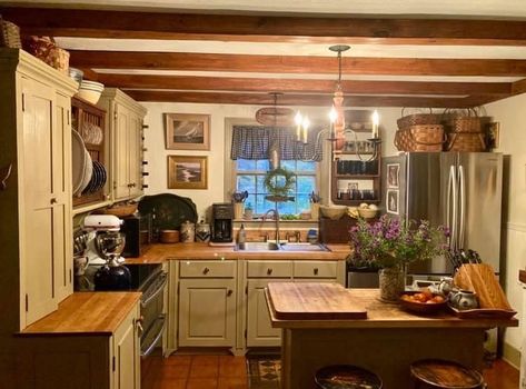 1890 Farmhouse Interior, 1870s Farmhouse, 1870 Farmhouse, Primitive House Decor, 1905 Farmhouse, 1900s Farmhouse, 1890 Farmhouse, Primitive Kitchens, Homestead Kitchen