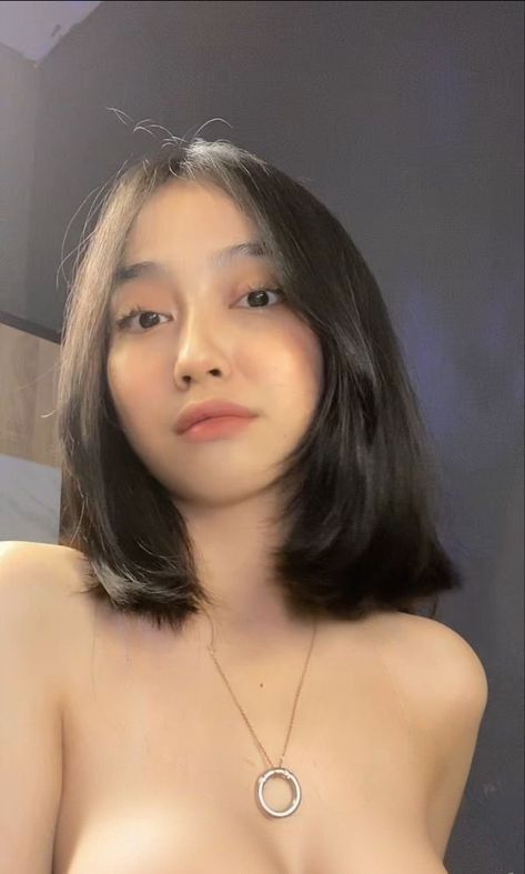 Pap Tanktop, Zendaya Beyonce, Fesyen Rambut Pendek, Girls Without Bra, Tt Gede, Short Hair Inspiration, Trendy Short Hairstyles, Anime Woman, Pose Fotografi