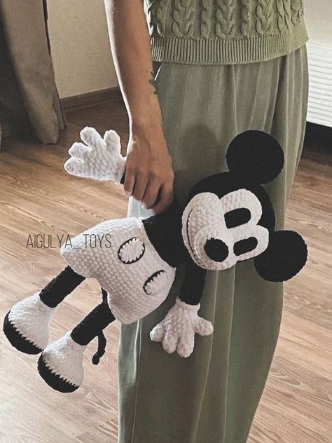 amigurumi inspiration | 😍😍 Mickey Mouse of the 30s is ready | Facebook Crochet Mickey Mouse Pattern Free, Mickey Mouse Crochet Pattern Free, Mickey Crochet, Mickey Mouse Crochet, Crochet Mickey Mouse, Amigurumi Inspiration, Mouse Crochet, Baby Mickey Mouse, Animal Crochet