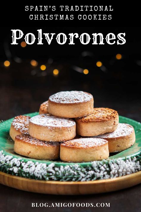 Spanish Christmas Food, Spanish Cookies, Polvorones Recipe, Traditional Christmas Desserts, Traditional Christmas Cookies, Spanish Desserts, Mexican Wedding Cookies, Spanish Christmas, Spain Food