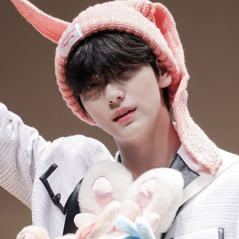 Txt Soobin Icon, Soobin Lq, Im Falling In Love, Digi Scrapbooking, Txt Soobin, Blue Bunny, Blue Springs, Matching Profile Pictures, Kpop Boy