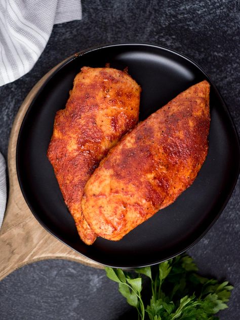 Smoked Chicken Breasts are delicious and made in an electric pellet smoker. Even if you’re new to smoking on a pellet grill, this recipe is so easy and quick to make. Perfect for parties, weeknight dinners, and part of a healthy meal! Pellet Grilled Chicken, Smoked Chicken Breast, Traeger Chicken, Smoked Burgers, Pellet Smoker, Grilling Chicken Breast, Smoked Chicken, Smoker Recipes, Smoked Food Recipes