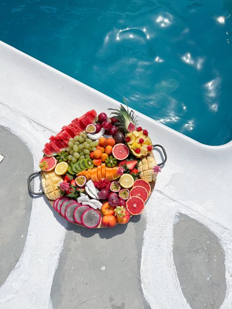 Summer Fruits Aesthetic, Fruit Platter Designs, Tropical Food, Juice Branding, Backyard Birthday, Party Food Buffet, Catering Ideas Food, Healthy Food Motivation, Food Displays