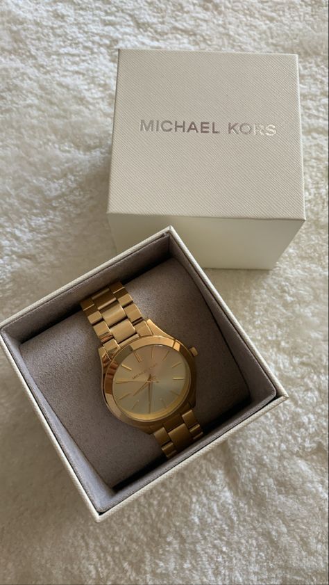 Watch Aesthetic, Estilo Hijab, Fancy Watches, Gold Michael Kors Watch, Expensive Jewelry Luxury, Fancy Jewellery Designs, Jewelry Accessories Ideas, Girly Accessories, Classy Jewelry