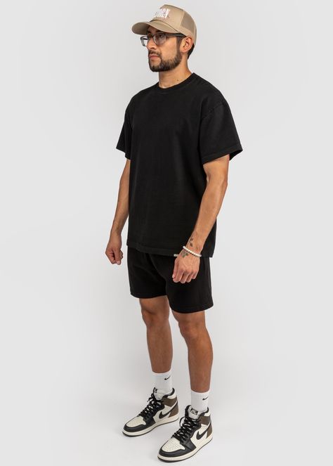 Black Shirt And Shorts Outfit Men, Black Shirt Black Shorts Outfit, Mens School Outfits Casual, Oversized Black Shirt Outfit Men, Boxy Fit Shirt Men, Men Black Shorts Outfit, All Black Outfit Men Summer, Relaxed Men Outfits, All Black Casual Outfit Men