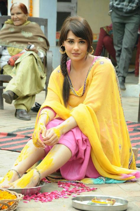 Mandy takhar Mandy Takhar, Pakistani Dresses Party, Pictures Of Women, Punjabi Models, Punjabi Bride, Indian Wedding Ceremony, Indian Bridal Fashion, Indian Models, Plastic Surgeon