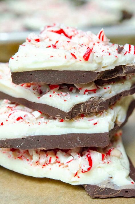 Classic Peppermint Bark | 12 Tomatoes Grinch Dip, Easy Peppermint Bark Recipe, Chocolate Peppermint Bark Recipe, Easy Peppermint Bark, Homemade Chocolate Bark, Peppermint Bark Recipe, White Chocolate Peppermint Bark, Homemade Peppermint Bark, Peppermint Bark Recipes