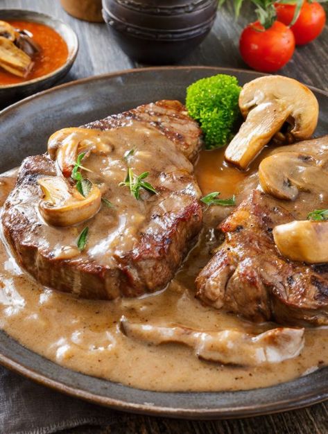 MORE Steak With Mushrooms, Creamy Peppercorn Sauce, Mushroom Sauce Steak, Swiss Steak Recipes, Slow Cooker Kitchen, Swiss Steak, Creamy Mushroom Sauce, Lunch Recipe, Mushroom Gravy