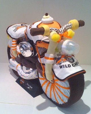 Harley Davidson Baby Shower, Diaper Motorcycle Cake, Unique Diaper Cakes, Harley Davidson Baby, Diaper Gifts, Idee Babyshower, Diaper Cake Boy, Baby Favors