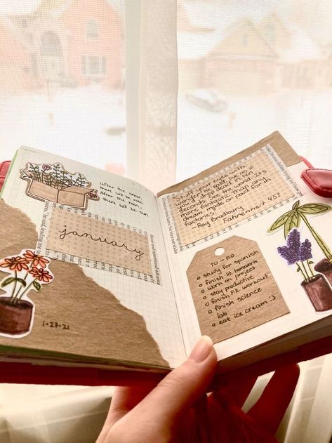 Landscape Scrapbook Ideas, Journal Ideas Vintage Style, Vintage Journal Ideas Diy, Brown Journal Ideas, Aesthetic Journal Ideas Vintage, Journal Ideas Vintage, Journal Ideas Aesthetic Vintage, Scrapbook Journal Ideas Creative, Journal Ideas Design