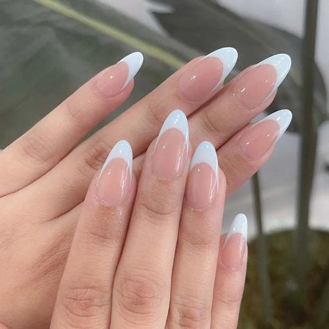 55+ Oval Nails That Are Hot Right Now | Designs For Oval Nails Oval Nails French, Nails Champagne, Nails Cream, Statement Nails, Ongles Gel French, Nails Charms, Nails Coral, Oval Acrylic Nails, White Tip Nails