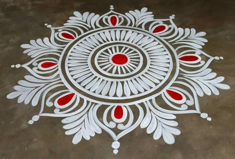 Flower Alpona Design, Alpona Art, White Rangoli, Giraffe Crafts, Small Kolam, Handmade Decorative Items, Easy Rangoli Designs Videos, Nature Film, Rangoli Designs Simple Diwali