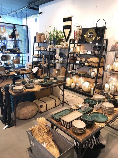 Botanical Shop Interior, Fill Awkward Space Living Room, Creative Co Op Decor, Home Decor Merchandising, Creative Store Displays, Home Decor Store Display Retail Design, Rustic Shop Interiors, Small Store Display Ideas, Small Gift Shop Interiors