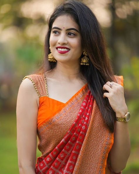 Basic Blouse Designs, Sleeveless Blouse Designs, Sleeveless Blouse Saree, Netted Blouse Designs, Blouse Designs High Neck, Blouse Designs Catalogue, New Saree Blouse Designs, Latest Model Blouse Designs, Fashionable Saree Blouse Designs