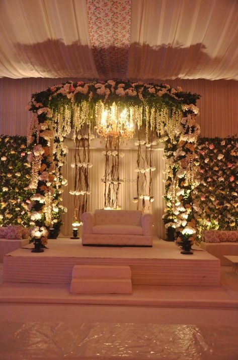 Debut Theme Ideas 18th Vintage, Simple Debut Ideas, Debut Backdrop, 18th Debut Theme, 18th Debut Ideas, Debut Decorations, Debut Theme Ideas, Filipino Debut, Debut Themes