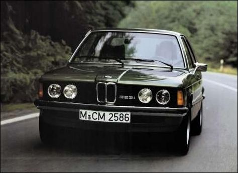 Classic Preppy Cars of the 80s-BMW 3 series Carros Bmw, Bmw E21, Cafe Racer Design, Bmw Classic Cars, Bmw 323i, Bmw Alpina, Bmw Classic, Compact Cars, German Cars