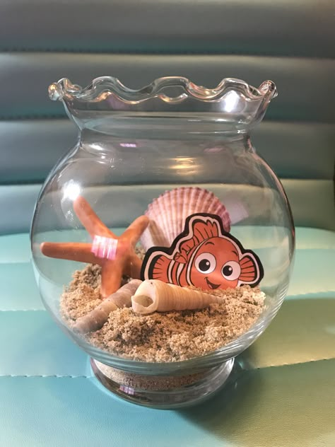 Nemo Centerpieces Ideas, Finding Nemo Birthday Party Ideas Centerpieces, Nemo Centerpieces, Finding Nemo Centerpieces, Finding Nemo Baby Shower Ideas, Nemo Decorations, Nemo Table Decorations, Finding Nemo Table Centerpieces, Finding Dory Centerpieces Ideas