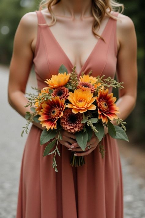 Fall Bridesmaid Bouquet Rustic, Fall Bridesmaid Bouquet, Diy Bridesmaid Bouquet, Fall Bridesmaid, Wedding Bridesmaid Bouquets, Trendy Bridesmaids, Bridesmaid Bouquet White, Autumnal Wedding, Bridesmaid Diy