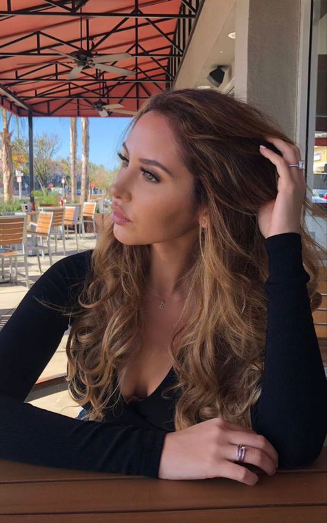 Catherine Paiz, Caramel Hair, Miami Girls, Model Lifestyle, Hair Tattoos, Baddie Hairstyles, Hair Inspo Color, Aesthetic Hair, Hairstyles Haircuts