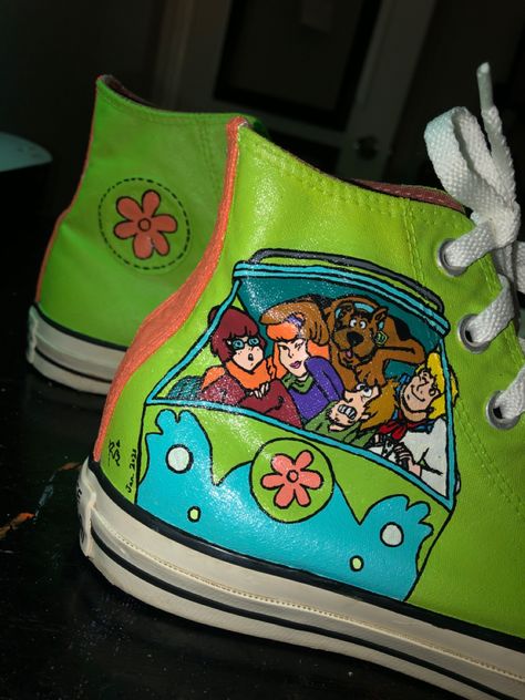 Custom scooby doo shoes Scooby Doo Shoes, Painted Shoes Diy, Shoes Diy, Painted Shoes, Diy Shoes, On Shoes, Scooby Doo, All Star, Stars