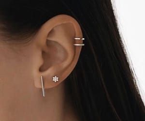 Helix Piercing Stud, Double Helix Piercing, Minimalist Ear Piercings, Ear Piercing Studs, Double Ear Piercings, Ear Piercings Helix, Cool Ear Piercings, Pretty Ear Piercings, Helix Hoop