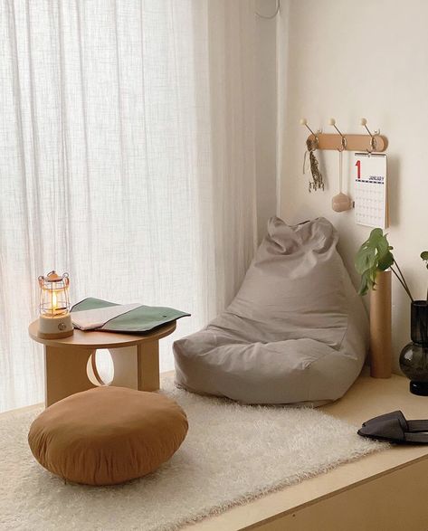 Bean Bag Room Decor, Muji Bean Bag, Living Room Decor Without Sofa, Bedroom With Bean Bag, Bean Bag In Bedroom, Floor Cushions Bedroom, Living Room Bean Bag Ideas, Beanbag Living Room, Muji Room