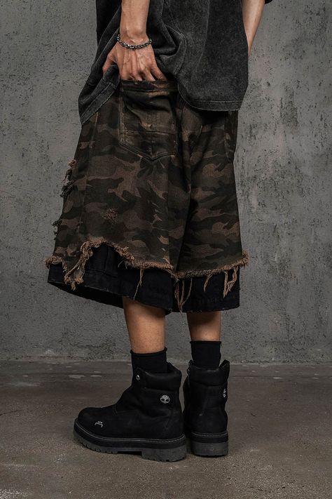 Masc Bathing Suit, Camo Outfit Ideas, Dystopia Fashion, Ripped Outfit, Ripped Clothes, Wasteland Fashion, Camo Jorts, Layered Clothing, Avant Garde Style