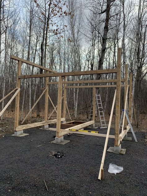 Cabin phase 2: Post and beam cabin construction - The Vanderveen House Post And Beam Shed, Post And Beam Cabin, Cabin Construction, Cheap Cabins, Timber Frame Cabin, Post And Beam Construction, Reclaimed Beams, Beam Structure, Log Cabin Rustic