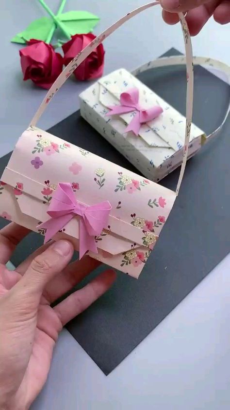 Paper Bag Decoration, Diy Paper Purses, A4 Size Paper, Origami Cards, Diy Paper Flowers, Origami Bag, Paper Purse, Gift Bags Diy, Purse Crafts