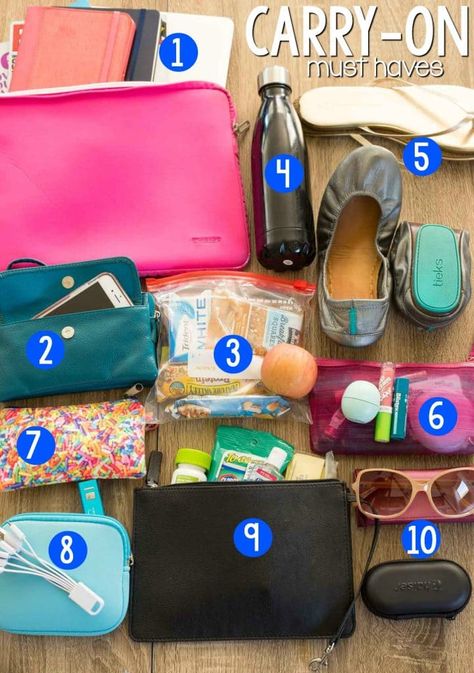 10 Must Have Carry On Essentials for Traveling Travel Wallpaper Iphone, Carry On Essentials, Fashion Travel Outfit, Travel Outfit Plane, Carry On Packing, Travel Pack, Traveling Tips, Long Flights, What's In My Bag