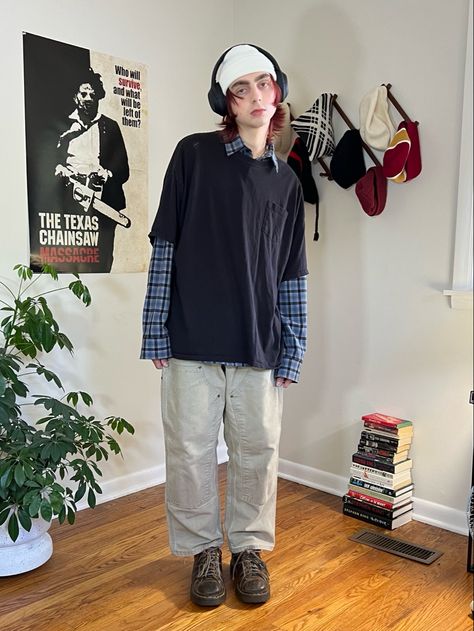 Masc Winter Fit, How To Layer Tshirts Outfit Ideas, Flannel And Tshirt Outfits, Layered Male Outfits, Grunge Ftm Outfits, Ftm Aesthetic Outfit, Fem Man Outfits, Masc Winter Outfits For Women, How To Dress More Masculine