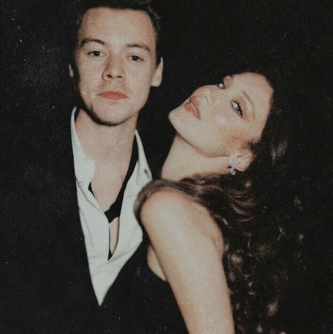 Harry Styles Edits, Blake Griffin, Harry Styles Imagines, Harry Styles Concert, One Direction Pictures, Summer Inspiration, Iconic Photos, Harry Edward Styles, Edward Styles