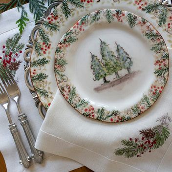 Arte Italica Christmas Dinnerware Sets, Christmas Dining Table Decor, Pine Boughs, Red Napkins, Christmas Dining Table, Christmas China, Christmas Dinnerware, Italian Christmas, Christmas Dishes