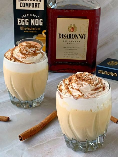 Festive Christmas Cocktail: Amaretto Eggnog - Happy Stirring Amaretto Eggnog, Boozy Eggnog, Egg Nog Recipe, Cocktail Amaretto, Eggnog Drinks, Eggnog Cocktail, Spiked Eggnog, Homemade Eggnog, After Dinner Drinks