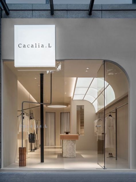 Retail Concept Store Interiors, Retail Shop Interiors, Cool Store Design, Retail Store Facade, Shopfront Design Retail, Store Entrance Design, Store Facade Design, Store Facade, Fashion Store Design