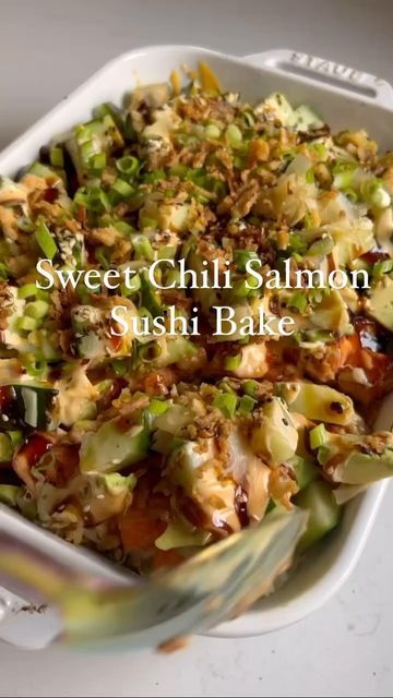 🍥 YOUR DAILY DOSE OF SUSHI! 🍣 on Instagram: "Sweet chili salmon sushi bake!!! 😍🍣❤️ This looks so good! 🤤🔥 Full recipe and 🎥 by @grilledcheesesocial! . Ingredients 🍣 1lb salmon, I used Coho Salmon 🍣 🍣 1/2 cup sweet chili sauce 🍣 1/4 tsp salt 🍣 1/4 tsp garlic powder 🍣 1.5 oz nori (enough to cover the rice 🍣 5-6 cups cooked sushi rice (i used innovasian frozen sticky white rice) 🍣 2 avocados, cubed 🍣 1 cup english cucumber, cubed 🍣 2 tbsp seasoned rice wine vinegar 🍣 1/3 cup spicy mayo (or my yum yum sauce recipe!) 🍣 1/3 cup eel sauce 🍣 2 tsp furikake 🍣 1 tbsp sushi ginger, finely chopped 🍣 2 tbsp crispy fried shallots 🍣 2 tbsp scallions, finely diced . Check out @instasushi_lover for more! 😍🍣" Sticky White Rice, Sweet Chili Salmon, Salmon Sushi Bake, Chili Salmon, Eel Sauce, Sushi Ginger, Sushi Recipes Homemade, Sushi Bake, Yum Yum Sauce