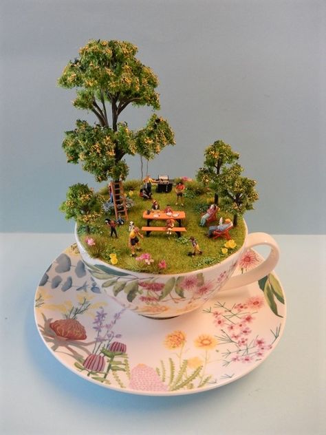 ‘Park Life’ - #teacup #diorama #miniature #world - by #Love #Harriet @ https://lily-and-dot.myshopify.com/ Tiny World Art, Teacup Diorama, Spring Diorama, Park Diorama, Art Brainstorm, Park Miniature, Miniature Park, Paper Models House, Leave Art