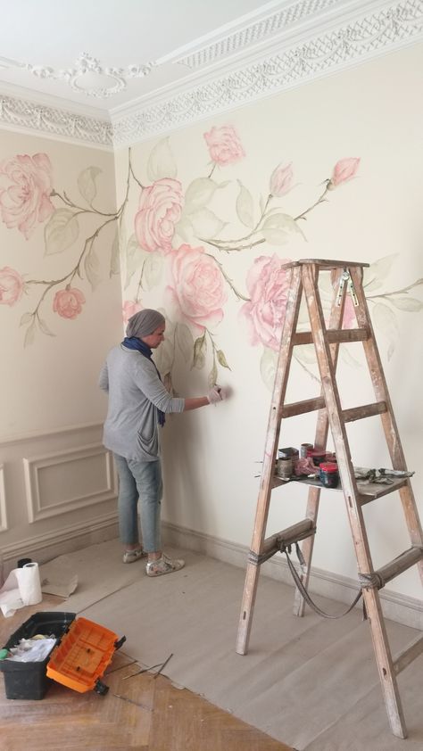 Flowers Painted On Wall, Rose Wall Painting, Hand Painted Floral Wall, Flower Wall Design, Flower Wall Painting, Girls Room Paint, Jungle Mural, Creative Wall Painting, Kids Room Murals