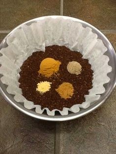 Ground Coffee Recipes, Chai Coffee Recipe, Chai Tea Recipe, Chai Coffee, Coffee Mix, Warm Drinks, Coconut Whipped Cream, Think Food, Ground Coffee