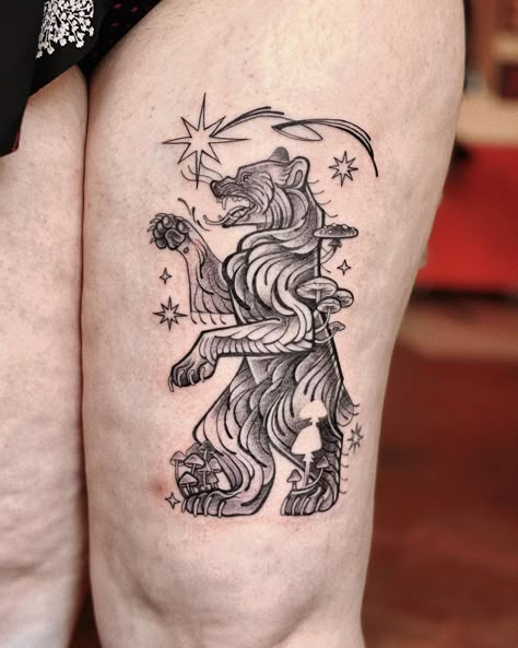 𝕻𝖆𝖟𝖚𝖗 ✹ Tattoo & Illustration on Instagram: “Mushroom bear 🍄 ✸ Done in August last year, but I’m very slow at posting 💦 My profile is kinda mix of oldies & new works haha ✸ Thank you!!…” Viking Cat Tattoo, Bear Profile Tattoo, Feminine Bear Tattoo, Bear Cub Tattoo, Black And White Bear Tattoo, Black And Gray Animal Tattoo, Forest With Bear Tattoo, Mystical Bear Tattoo, Brother Bear Tattoo