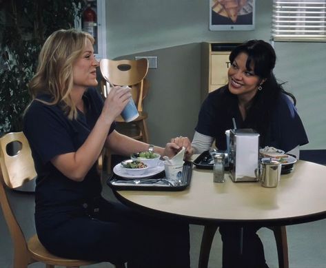 Greys Anatomy Callie, I Lost A Friend, Arizona Aesthetic, Greys Anatomy Couples, Grey's Anatomy Doctors, Callie Torres, Sara Ramirez, Arizona Robbins, Jessica Capshaw