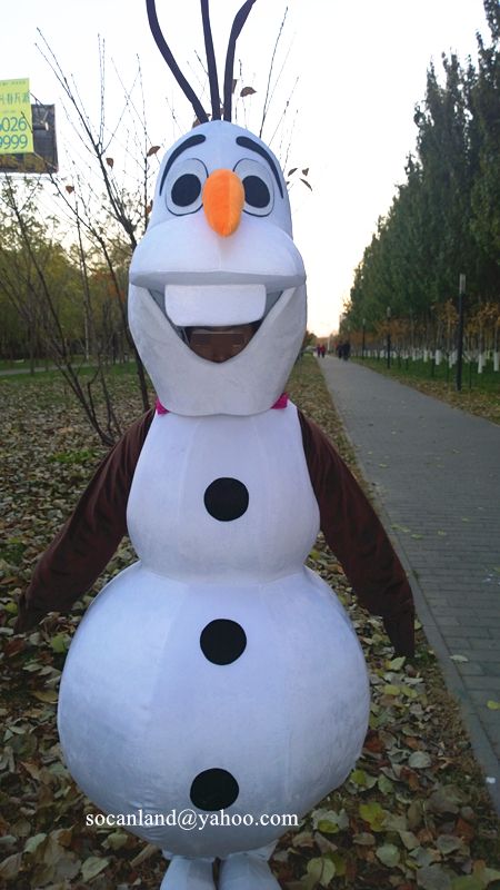 Christmas Frozen Snow Olaf Cartoon Mascot Costume,Cosplay Costume for Adults,Clothing,Birthday Costume,Halloween Costumes,Christmas Costumes https://www.etsy.com/listing/192741384/christmas-frozen-snow-olaf-cartoon?ref=shop_home_feat_1 Olaf Cartoon, Olaf Frozen Costume, Olaf Christmas, Olaf Halloween Costume, Adult Disney Costumes, Olaf Party, Olaf Costume, Frozen Cosplay, Birthday Costume