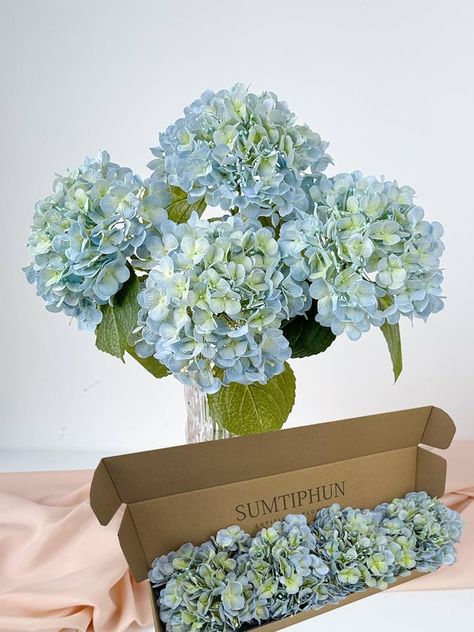 Amazon.com: SUMTIPHUN 4 Pcs Real Touch Blue Hydrangeas Artificial Flowers 20'' Real Looking Faux Hydrangeas for Party Wedding Home Decor Kitchen Baby Shower Flower Arrangement : Home & Kitchen Dried Blue Hydrangeas, Yellow And Blue Table Decor, Blue Hydrangea Flower Arrangements, Hydrangea Arrangements Centerpieces, Blue And White Hydrangea Centerpiece, Baby Blue Decorations, Flowers For Beach Wedding, Baby Shower Flower Centerpieces, Blue Hydrangea Wedding Bouquet