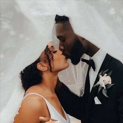 Black Wedding Couple Poses, Black Marriage Aesthetic, Black Woman Wedding, Black Couple Wedding, Afro Wedding, Black Wedding Photos, Black People Weddings, Beach Wedding Black, Black Marriage