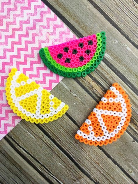 Perler Bead Magnets, Perler Bead Designs, Hama Art, Profitable Crafts, Fruit Crafts, Magnet Collection, Diy Fleur, Easy Perler Bead Patterns, Diy Unicorn