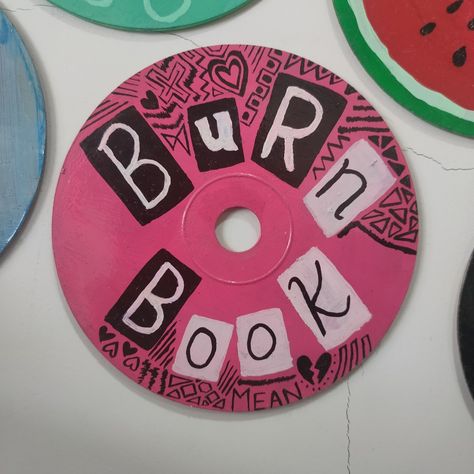 Vinyl Disc Wall, Cds Decor, Painting Cd Ideas, Painted Cd Ideas, Painted Cds, Record Painting Ideas, Wicked Crafts, Vinyl Record Art Ideas, Cd Idea